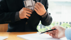 Perselingkuhan dalam Investasi: Ketidaksetiaan pada Strategi dan Kebiasaan Kelola Uang