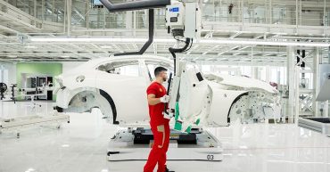 Navigasi Ekosistem Mobil Listrik di Tengah Krisis Energi Global