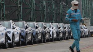 📊 Sektor Otomotif: Moderat di Kuartal I🚗🛵