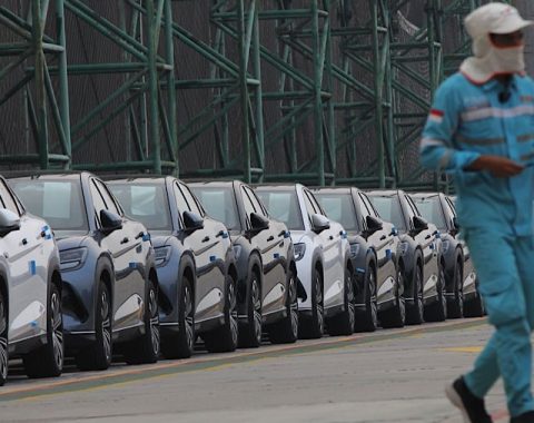 📊 Sektor Otomotif: Moderat di Kuartal I🚗🛵